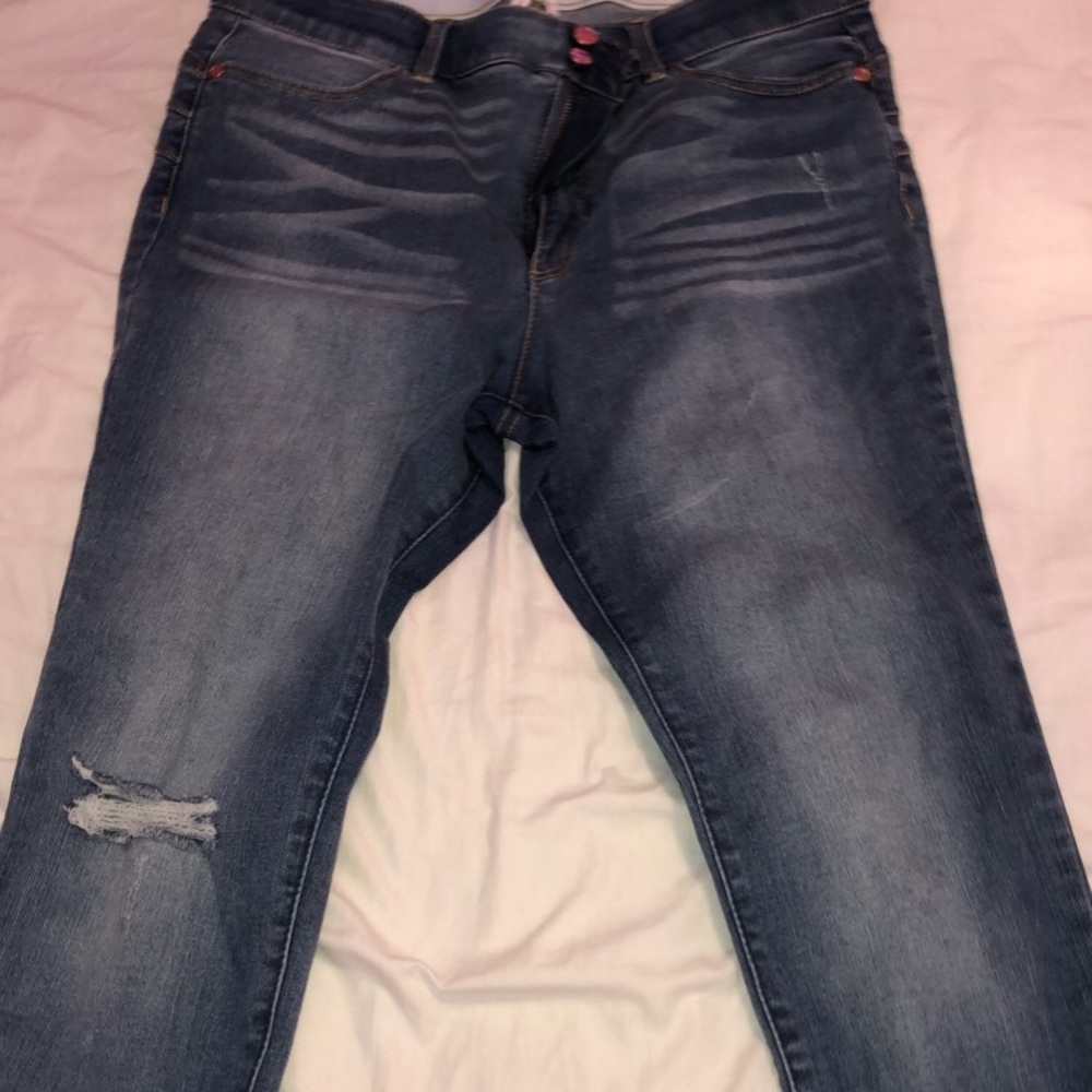 candies ripped jeans